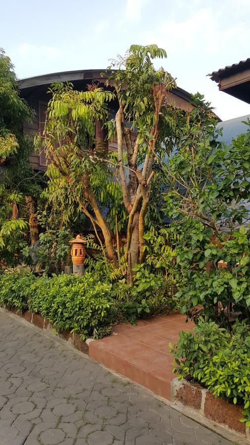 Ruean Mai Chai Khlong Amphawa Exterior photo